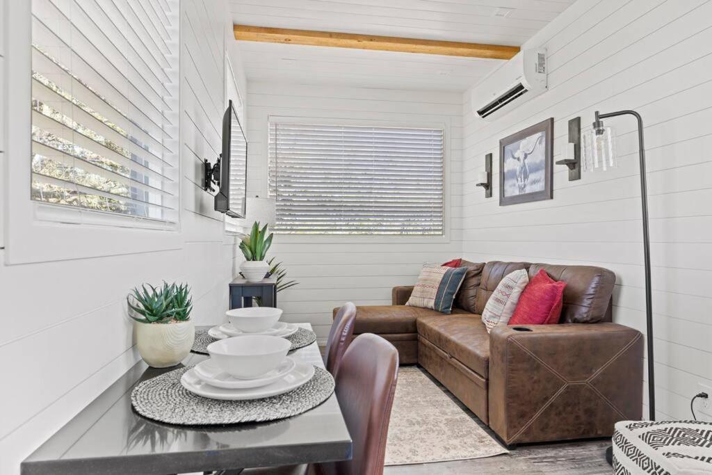 New! The Texas Longhorn-Luxury Container Home Fredericksburg Bagian luar foto