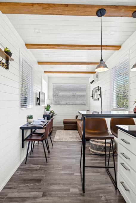 New! The Texas Longhorn-Luxury Container Home Fredericksburg Bagian luar foto