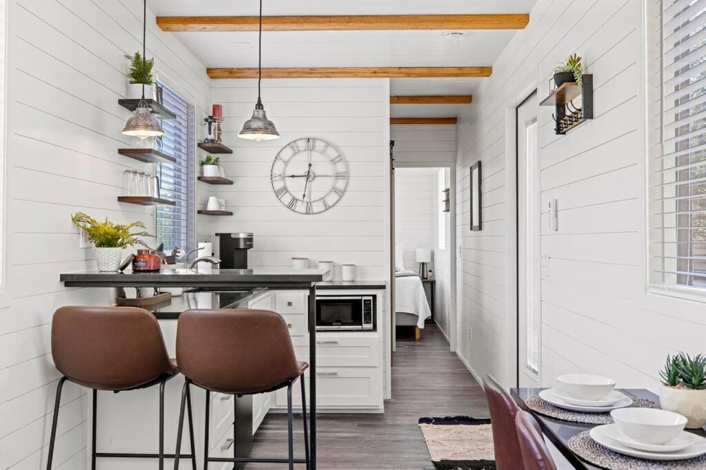 New! The Texas Longhorn-Luxury Container Home Fredericksburg Bagian luar foto