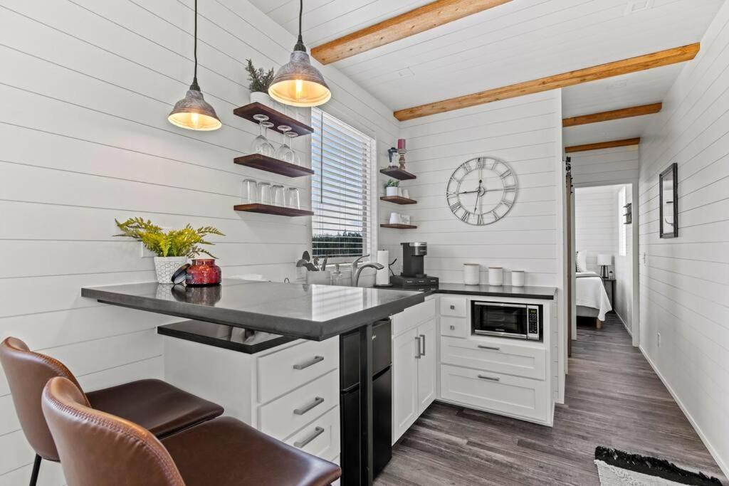 New! The Texas Longhorn-Luxury Container Home Fredericksburg Bagian luar foto